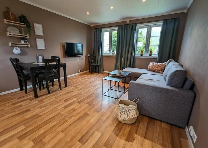 펜션 Charming, Old House, Former Service 트롬쇠