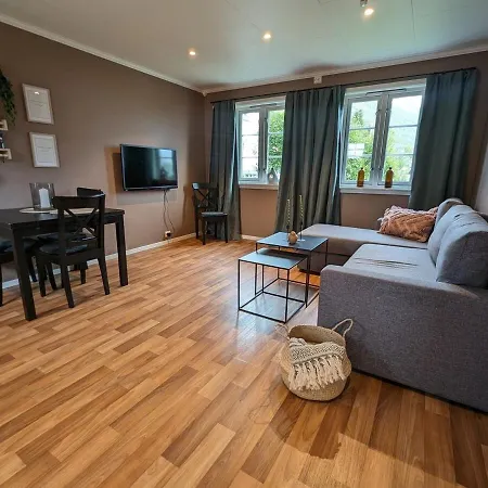 Hébergement de vacances Charming, Old House, Former Service Tromsø